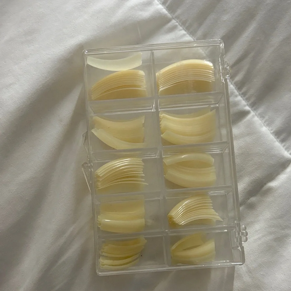 Clear Organizer with Cream Nail Tips